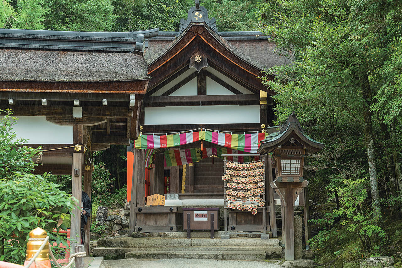上賀茂神社祭神の母神「賀茂玉依姫命( まよりひめのみこと)」がまつられる片山御子神社。